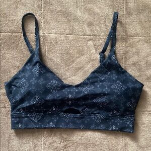 Women's Black Patterned Sports bra